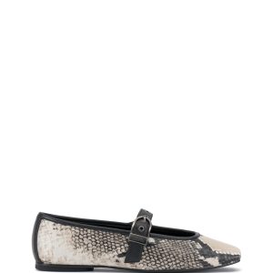 Vinica Mary Jane Flat